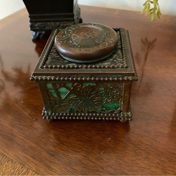 VTG Tiffany Studios ink well - bronze & swirled green stained glass marked 845 - Picture 10 of 10